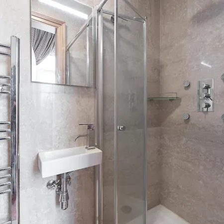Apartman Beneath Castle Where Mozart Performed *